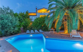 3 Bedroom Awesome Apartment In Pula